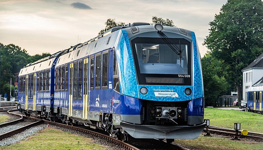 World's First 100% Hydrogen-Powered Train Enters Passenger Service In Germany